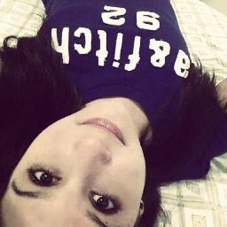 Brasileira, 15 anos, santista