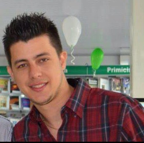 Administrador , Marketing da Radio Vinha FM Diretor do site  http://t.co/PG8OpnOZ & E  Nois Humor Gospel  62 7815-8109 125*18498 8407-2338 82005104