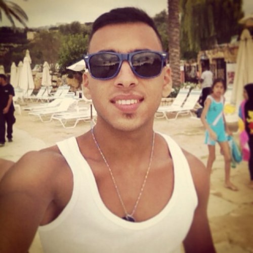 Ahmadkawtharani's profile picture. ..