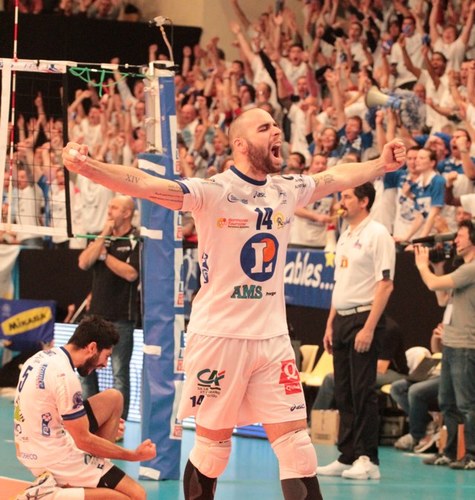 Ex-joueur professionnel de volleyball #SportsCoLover #WatchesLover