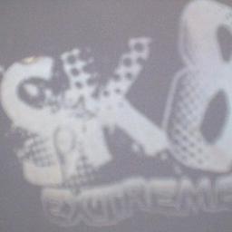 gosto de joga futebol Amooo anda de Skate e odeio escola.
