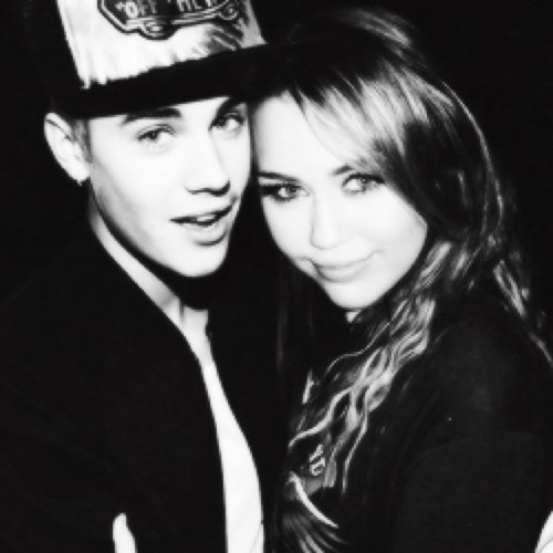 ayatoksama's profile picture. huhu