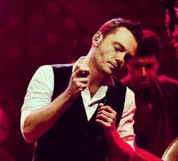 Tiziano = umiltà, intelligenza, bellezza, senso dell'umorismo e una voce incredibile. #LaFine #ScivoliDiNuovo #Indietro :3