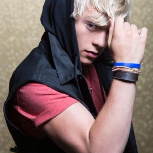 @rossR5 @rikerR5 @rockyR5 @rydelR5 @ratliffR5 @rylandR5 @officialr5 ❤❤ #R5family