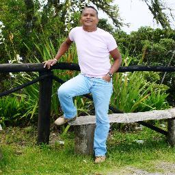 moreno, que busca estar bien informado sobre todo , espero poder encontrar toda lo que necesito saber por esta red social. PIN 277972B0