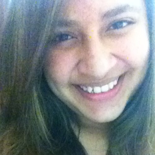 A meninα do sorriso sincero; dα risαdα esquisitαα; dos sonhos impossiveis;D