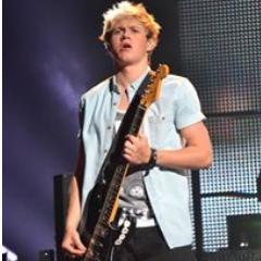 ♥Directioner♥Belieber
♥Enchancer♥Jordaner
♥Simpsonizer
♥Mahomie♥Reedling
♥Harmonator♥ ♬♡ Mention me for follow back♡ ♬music is my life♪ ♥τнäиκчöü♥