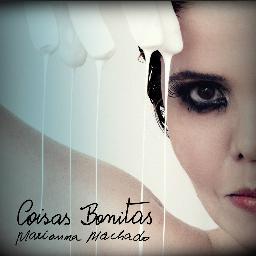 Cantora e compositora brasileira.