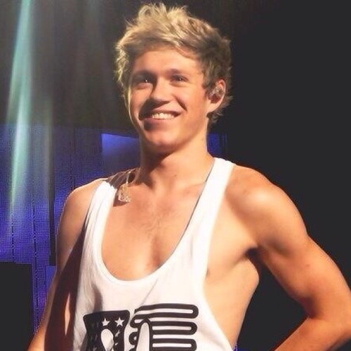 Yo nigga u just got a free follow so do god a favor by following @larrylovinghoe and my mate @blowingpayne