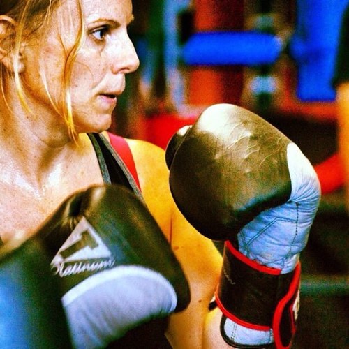 Women's fitness expert, personal trainer, #charity boxer, runner, #Cancer Exercise Specialist #FitFluential Ambassador. #BeUnstoppable #Boston