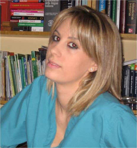 Dott.ssa Marta Grazzini. Medico Chirurgo Specialista in Dermatologia e Venereologia.
 Autore del blog dermatologico
http://t.co/jlZFtOgDKg