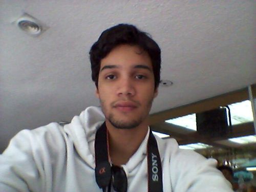 grandpa_nephew's profile picture. allí abajo hay piramides.