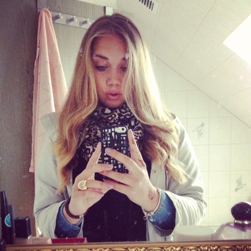 PlasticMary's profile picture. We gotta have more to say than meaningless empty words. 21 yo/ student/ optimistic/ spiritual/ karma is my religion.