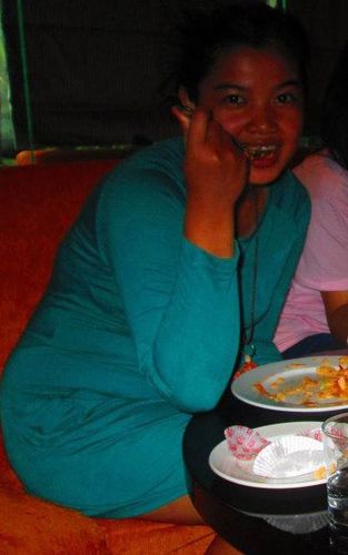 Orang yang kuat hatinya, Bukan mereka yang tidak pernah menangis, Melainkan
Orang yang tetap tegar ketika banyak Orang menyakitinya.