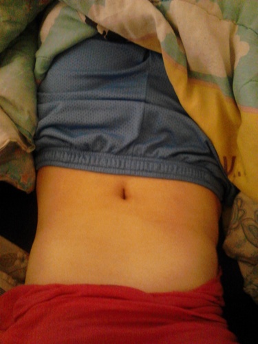 im 14. lesbian. depressed.. avi is my fat stomach.