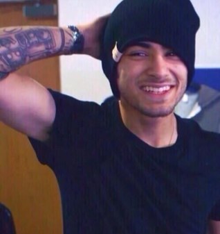 Larry9100's profile picture. FOLLOW ----------- @_1D_WeLoveYou and @FaithEvaLouise ----------- ASK FOR A FOLLOW BACK