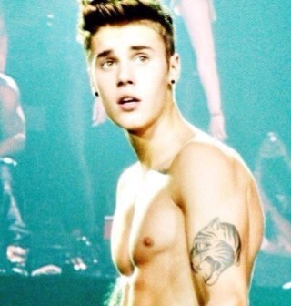 #BOYBELIEBER. JUSTIN FOLLOW ME!
