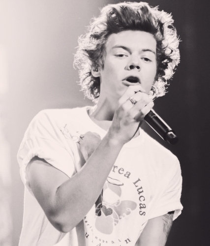 _1D_Y_U_so_fit_'s profile picture. What would you do if you only had five minutes left to live? The first thing that just came into your mind, go do it.