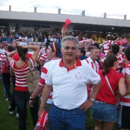 Granadino, granadinista  y   abogado.