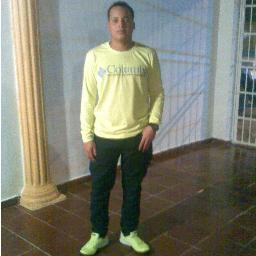 Nunca dejes a la persona que amas por aquella que te gusta,xD pues la persona que te gusta te dejará por aquella a quien ama.:$