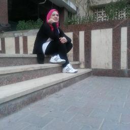 أنا آنثى مزاجية‘ ذآت مفردآت عنيده‘ لست مجبره على تبرير موآقفي لمن يسيء آلظن‘ آتحدث بعفويه‘ آضحك بشده‘ أغار بجنون ‘وآعشق بخجل