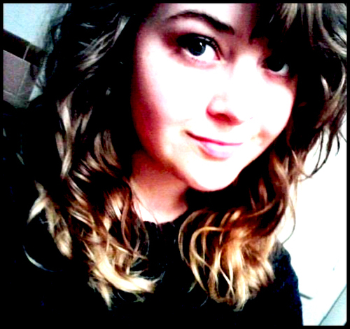 Hello ! Va follow @JuuliAwesome s'il te plait ;) Elle te follow back si tu veux ! ♥