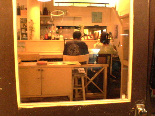 那覇カフェcello。since 2000、2021年泉崎店立ち退き後、プラヌラさんにて間借り営業を経て2024年8/30より繁多川に新店舗をオープン致しました😌 那覇市繁多川5-6-8 営業時間14:00-22:00 日曜&月曜定休日。 専用🅿️は店舗より二軒下った駐車場に2台。