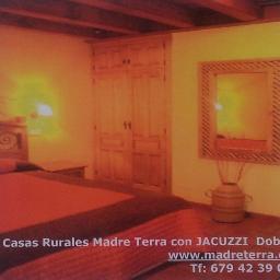 Casas Rurales con Jacuzzi Doble y Chimenea. Junto al Hayedo Montejo y el embalse del Atazar. Tf: 679423909 info@madreterra.es