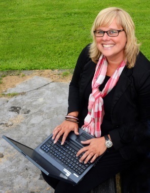 Manager Communicatie & promotie bij CNB. Tweet voornamelijk over CNB nieuws, de showruimte, shows en evenementen.