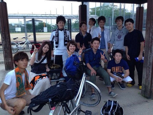 FRAIS_kinki's profile picture. 総合社会学部二回生メインでチーム作ってます！ 今年から活動したんで、他チームさんこれからよろしくお願いします。
練習試合や大会のお誘いお待ちしています。
活動日は主に月曜日・土日です。