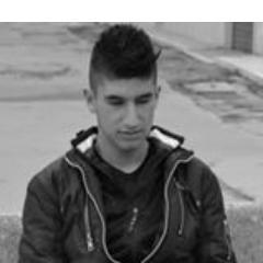Ciao a tutti :) mi chiamo loris e come hobby gioco a calcio... ;)