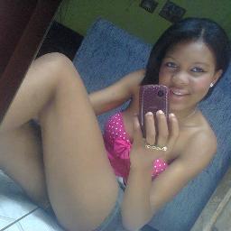 Morena,Olhos Claros Linda De Búnitta Diz o Povo,Sincera Curta E Grossa ..17 aninhos namorando com meu Nenén Leonardo Rocha...(Liih) Sqn !