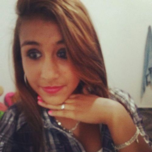 me seguem aew por favor eu sigo de vouta sz bjsss te amo so qeem mereçe (so sigo abaixo de 18 anos meninos)