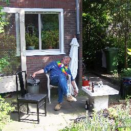 Schrijver van het boek 'De dwaas'. Een dwaas verhaal. Een heftig verhaal. Een spiritueel verhaal.
