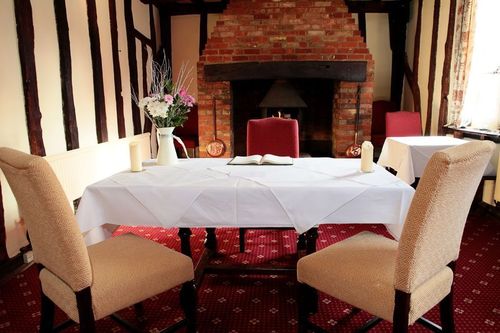 Beautiful old Coaching Inn in Clare, Suffolk. Bar, restauarant and hotel.