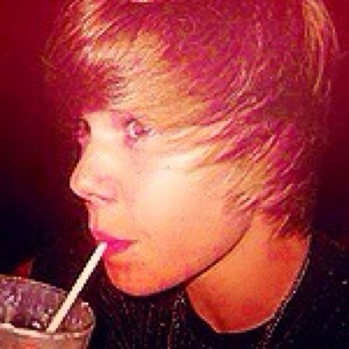 please follow @idrewshoodie thanks.