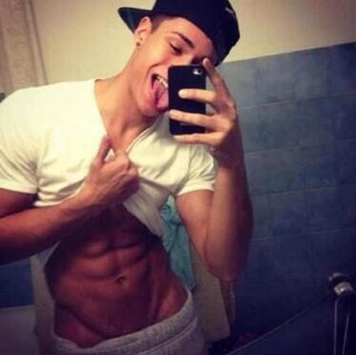 kingdepicas's profile picture. Soy el Rey de Picas! Y te traigo mejores frases de la red, hazme follow y prometo enamorarte! 3