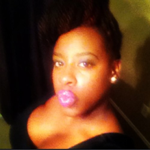 #TeamPisces #TeamIphone #TeamFlirt #TeamNatural tweet when im bored...This ish isnt my life. Uuum. Yea. Soooooooo. Thats all i have.
