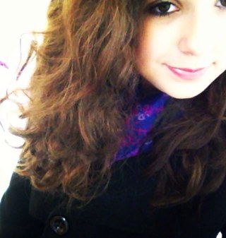 I'm a Directioner 4EVER! I live in Brazil! I love Niall Horan and the others guys too! SINGER! This is me!