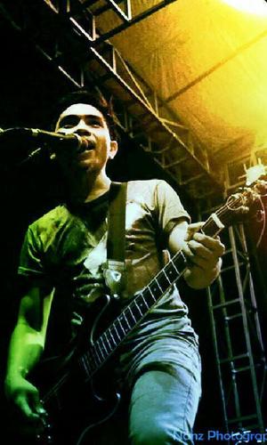Night to remember (NTR) guitarist
For booking NTR  0819.059.82.805
Husband of @arinaagustin