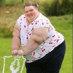 fattyproblems_'s profile picture. I love food more than I love my family.