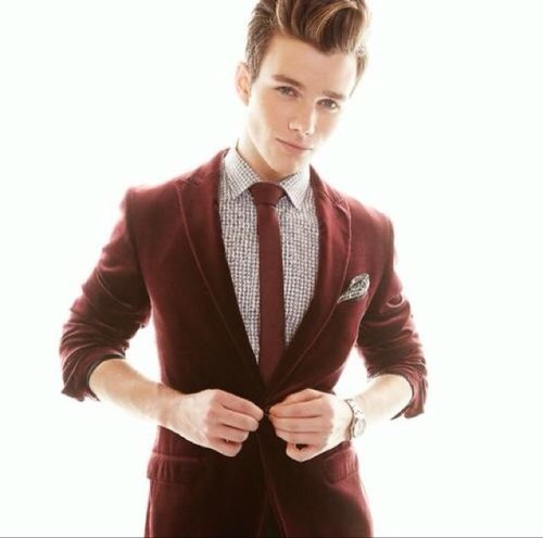 ChrisPC0lfer's profile picture. Actor/author. A mix between nerd and elderly. But you know I'm NOT real, coming out of your own imaginations. Slowling falling for @DarrcnCrlss