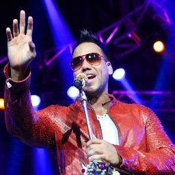 Romeo Santos, Republica Dominicana, Bronx, Nueva York. 'The King Stays King'  http://t.co/u0u5BBAH6t