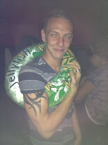 Bitch doe niet stoer, je bent me vader niet @Lijpe_MD #FAN