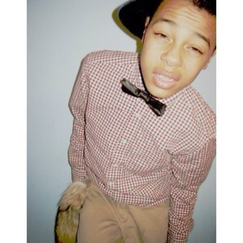 17 , elizabeth, Nj 
Swagged out , you already know it ;)
Follow me , i follow back