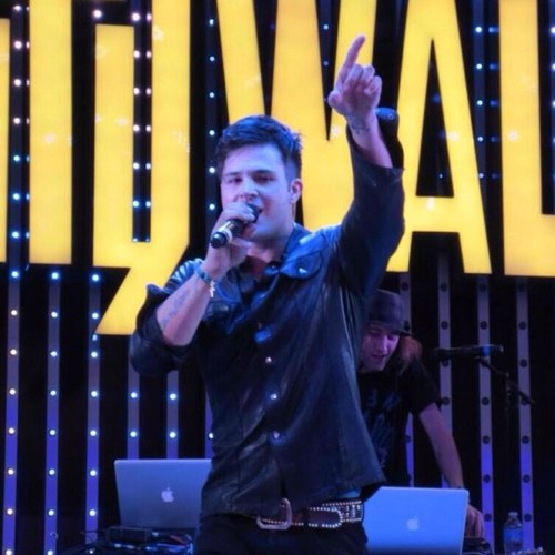 codylongo_fan_'s profile picture. i'm a proud coder/@codylongo/ leddie/hollywoodheights/weneedhhs2/ follow me on istagram @codylongo_fan_/follow my real account @marian030_