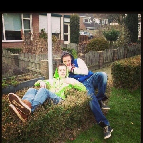 4meisjes ❤ daan/bas Follows ❤ We follow back❤