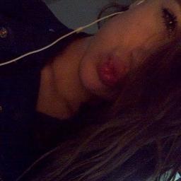 omw snelle dingennn.
money uhu laat me niet over stacks beginnen.
money cash , kan ook pinne.
iedereen opzijj ! #cyenna. is binne.