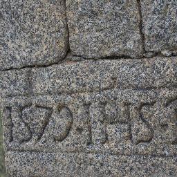 Belle demeure historique , entièrement

 rénovée, dominant la vallée du Taravu.