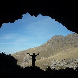 Maestra. Amante de la vida al aire libre y la aventura. Cicloturista. Miembro de la Asociación Guías Argentinas. Católica.